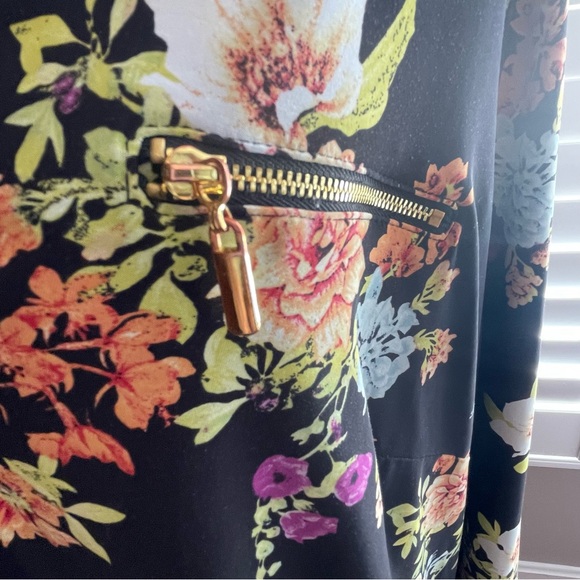 INC International Concepts Black Floral Blouse - Picture 6 of 8